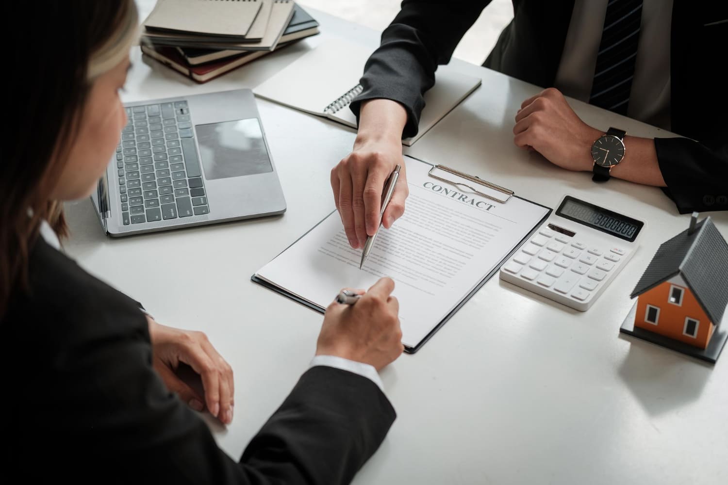 Спадкові договори та заповіти